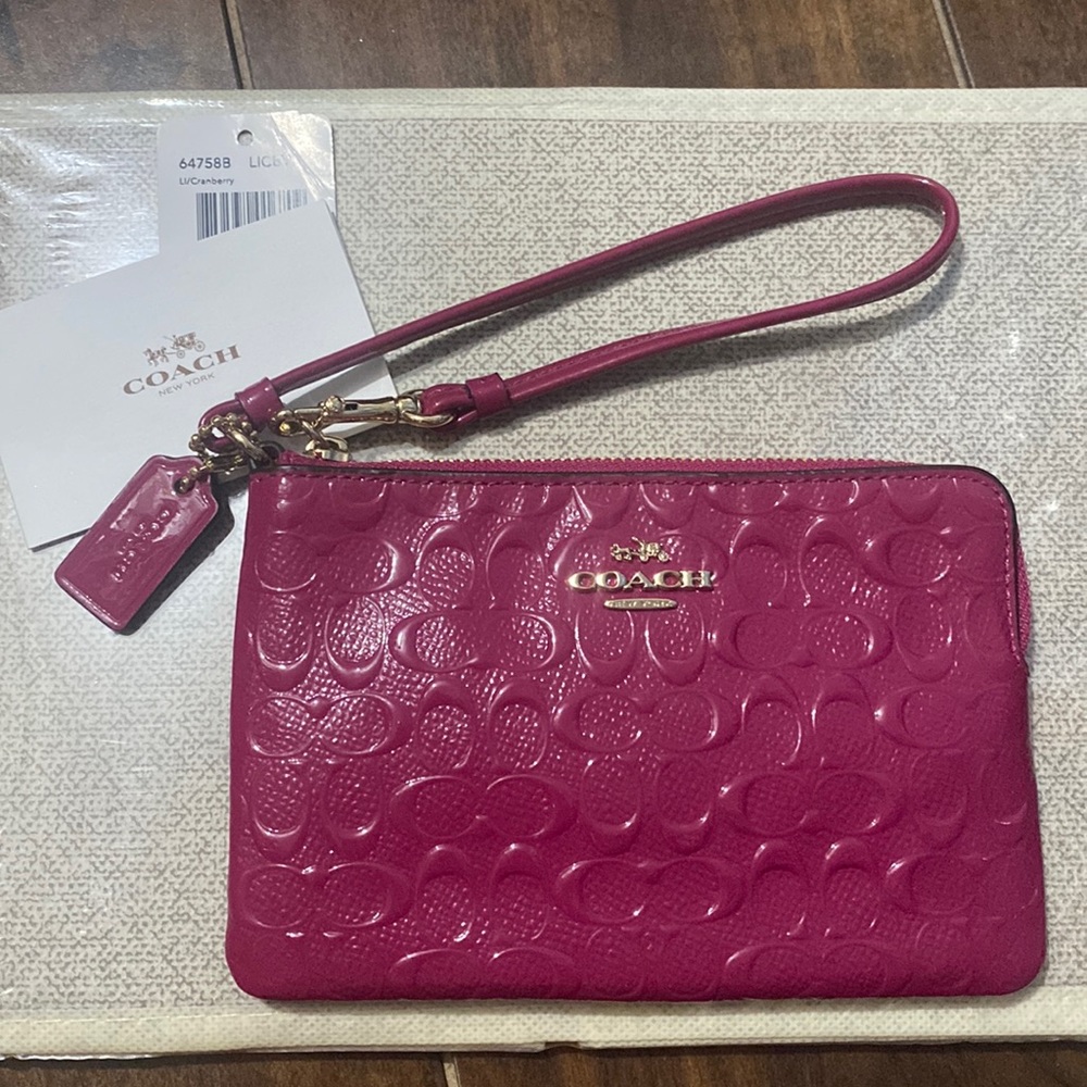 Coach new wristlet pink color